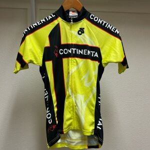 Full zip cycling jersey